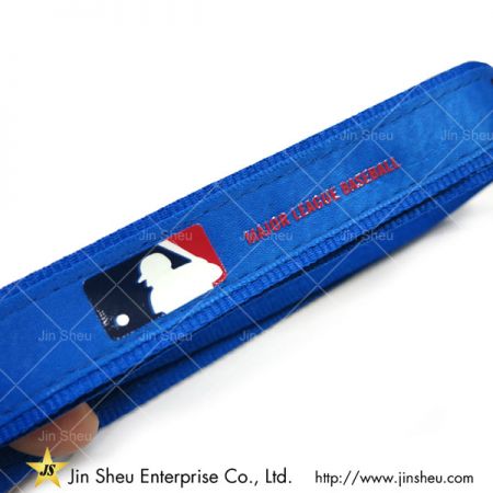 사틴 애플리케 랜야드