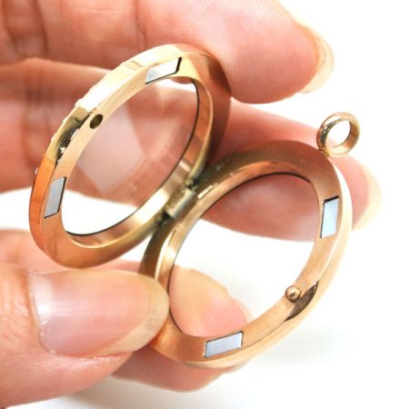 vòng cổ treo có đá quý