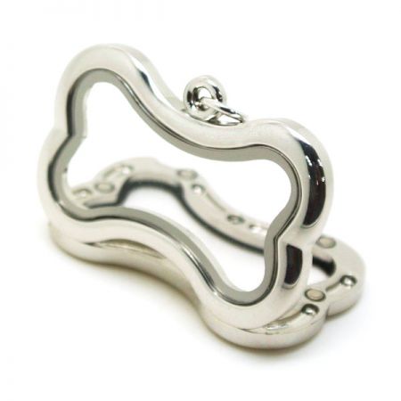 قلادة عائمة على شكل عظمة