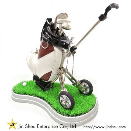 golf bag pen holder stands on the grass