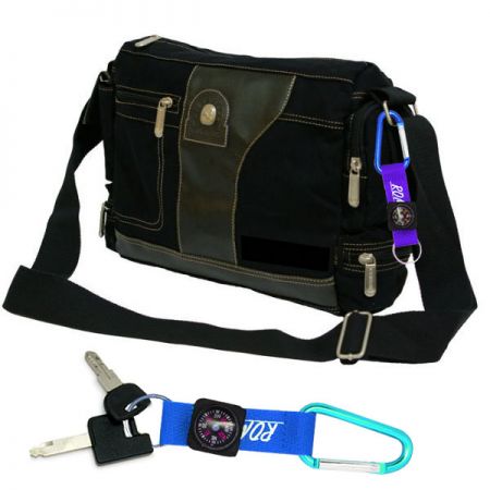 lanyard con porta bottiglia d'acqua e bussola da esterno con carabiner