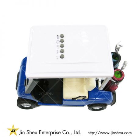 الجزء العلوي لعربة جولف صغيرة