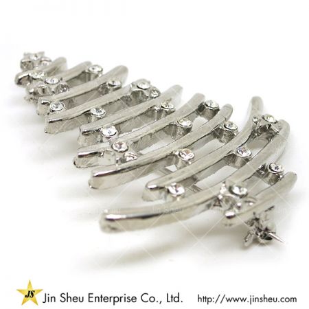 크리스마스 브로치 불 켜기