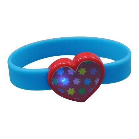 Bracelets en silicone en forme de cœur avec lumière LED