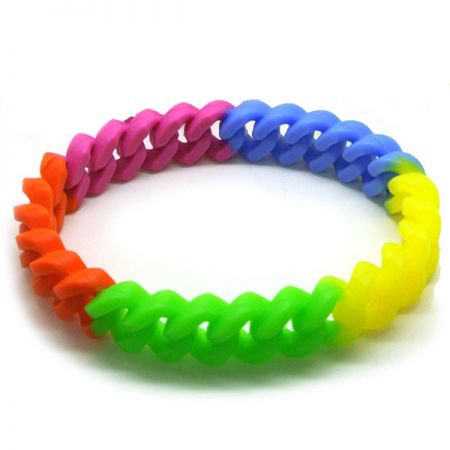 Farverige flettede stil silikone armbånd