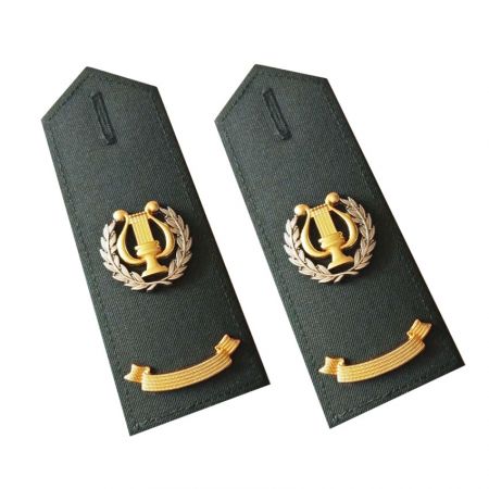 Băng vai với biểu tượng kim loại - Băng vai với biểu tượng kim loại