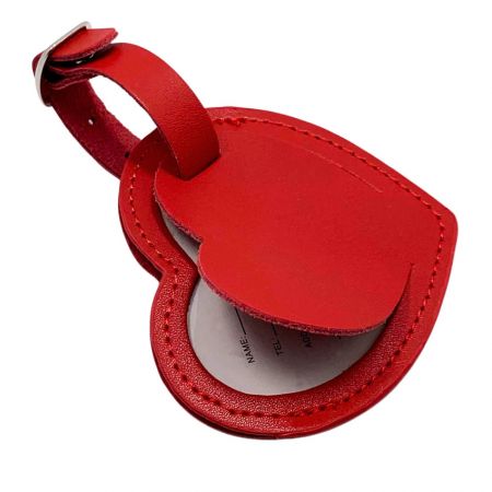 Бирка для багажа с логотипом и защитным клапаном.