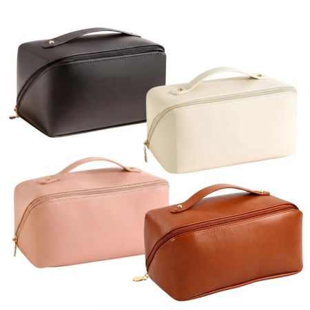 PU旅行用アメニティバッグが4色の在庫で展示されている