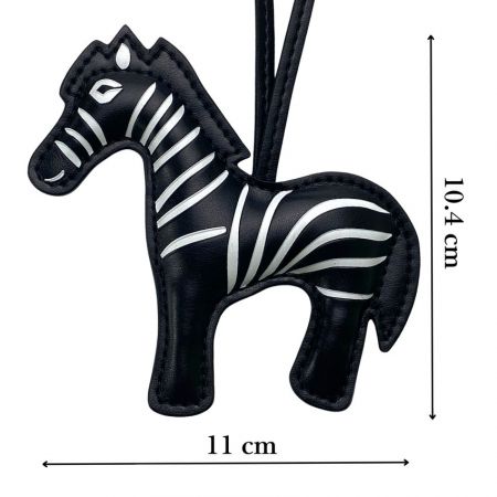 dimension af en læder zebra taske charm