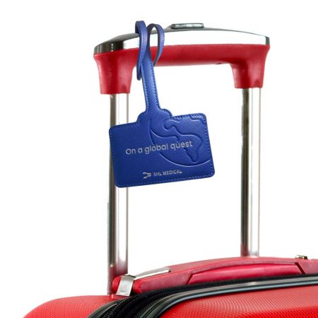 Thẻ hành lý da kiểu vòng.