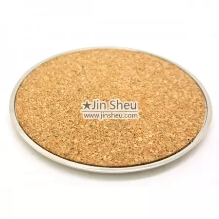 Il retro del sottobicchiere è imbottito di sughero