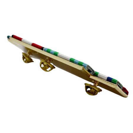 서비스 리본 랙과 바의 위쪽 모습