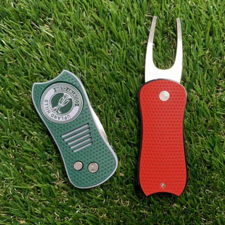 เครื่องมือดึงหญ้าที่ดีที่สุดในสนามหญ้า