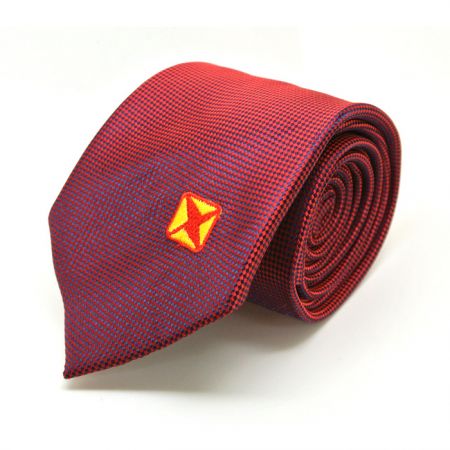 Corbata de hombre con logotipo bordado - Corbata de hombre con logotipo bordado