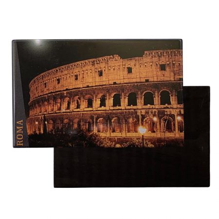 Turistmagneter - for- og bakside av turistmagnet fra Roma Colosseum