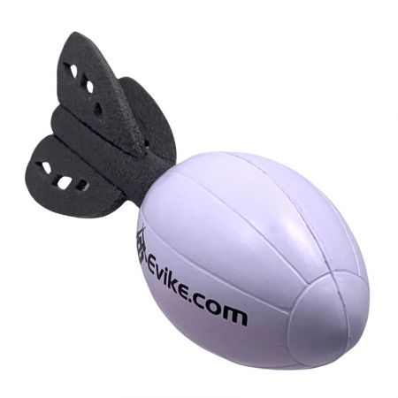 vue de quart avant d'un jouet anti-stress en forme de missile