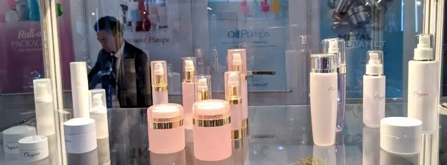 COSJAR's cosmetic container design