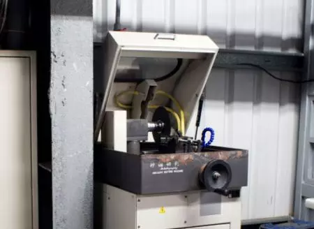 Abrasive Cutting Machine