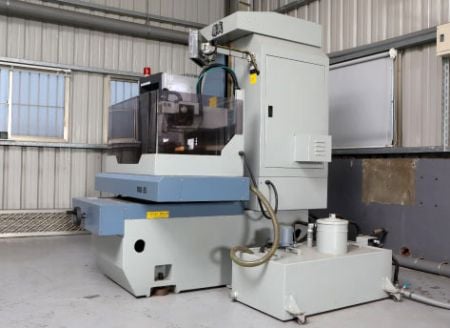 เครื่องจักรกลซีเอ็นซีด้วยการล้างไฟฟ้า