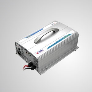 4-in-1バッテリー充電器 12V/24V/36V/48V出力 / 車両、バン、トラック、ヨットに適しています - TITAN すべての種類の車両、オートバイ、自動車、バン、トラック、ヨット用の4-in-1バッテリーチャージャー
