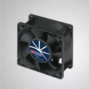 12V DC 고정압 냉각 팬 / 80mm - TITAN 고정압력 팬은 3가지 특징을 가지고 있습니다: 고정압력, 고밀도 공기흐름, 긴 레치 길이.
