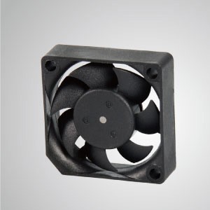Serie de ventiladores de CC con 35 mm x 35 mm x 10 mm - TITAN- Ventilador de CC con 35 mm x 35 mm x 10 mm, ofrece diversos tipos para las necesidades del usuario.
