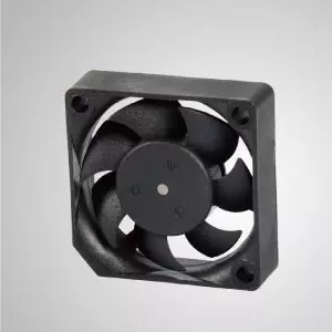 DC-Kühlventilator mit einer Serie von 35mm x 35mm x 10mm - TITAN- DC-Kühlventilator mit einem Lüfter von 35mm x 35mm x 10mm, bietet vielseitige Typen für die Bedürfnisse des Benutzers.