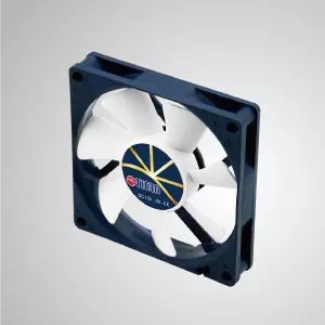 극도로 조용한 저속 제어 기능을 갖춘 12V DC 0.45A 냉각 팬 / 80mm x 80mm x 15mm - "3 extreme" 특징: 극도의 조용함, 극도의 저속, 그리고 극도의 저전력 소비.