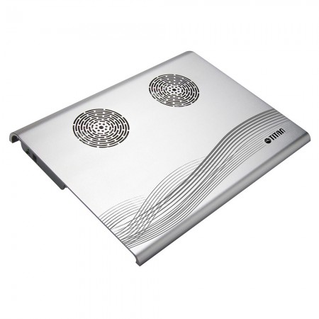 een TTC-G3T/SB-laptopkoeler met zilveren metalen afdekking