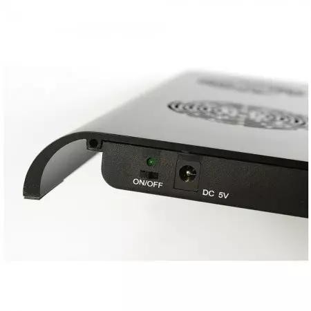USB-interface en extra voedingsondersteuning en ingebouwde aan/uit-schakelaar voor de koelventilator