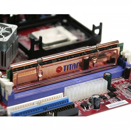 새로운 스프링 클립 디자인으로 모든 표준 SDRAM, DDR1 및 DDR2를 지원합니다.