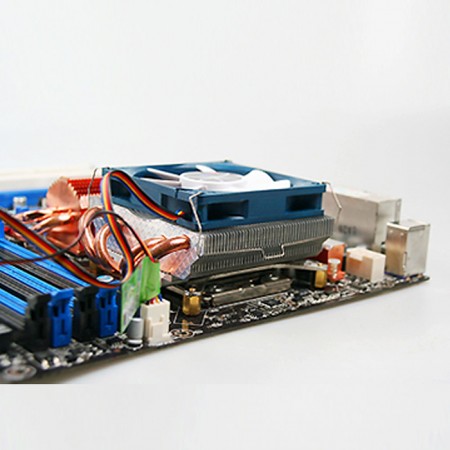 Compatible con la plataforma Intel LGA y AMD.