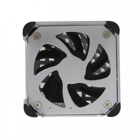 Ventilador incorporado de 6 cm para resolver problemas térmicos.