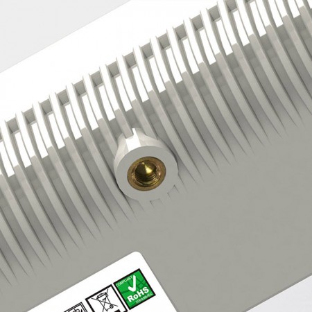 Agujero de tornillo de 1/4" compatible con todo tipo de soportes.