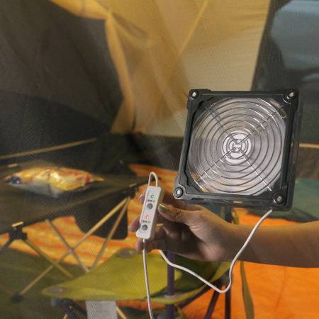 De mobiele ventilator is geweldig voor ventilatie in kampeertenten.