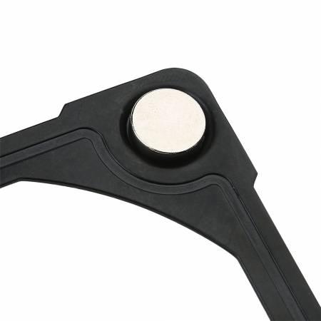 Demonte etmeden her yere takmak için iki metal çerçeve.