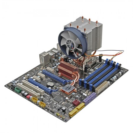 Intel LGA ve AMD platformlarıyla uyumludur.