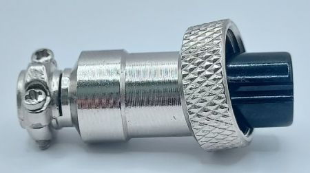 Conector Aéreo Impermeable GX12 (Vista lateral)