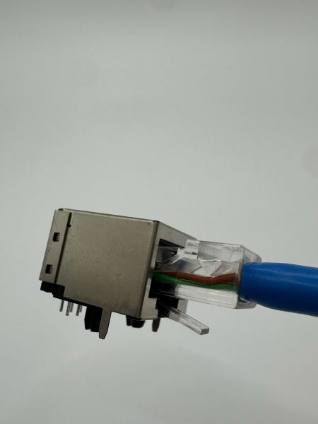 Высокоэффективный соединитель RJ45 с боковым входом для печатной платы (с кабелем)