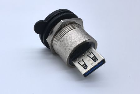 Conector hembra a hembra USB 3.0 metálico a prueba de agua tipo bloqueo trasero M22 (vista trasera)