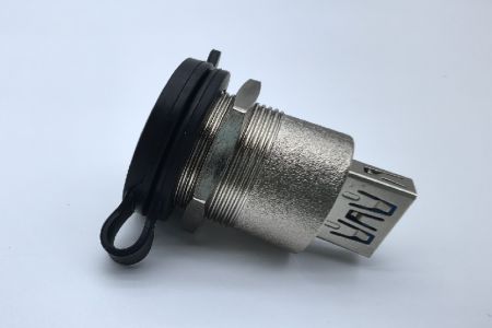 Conector hembra a hembra USB 3.0 metálico a prueba de agua tipo bloqueo trasero M22 (vista lateral)