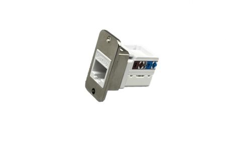 PRISE LATÉRALE À 90° TYPE PUNCH DOWN CAT6 JACK KEYSTONE AVEC FLANGE TYPE (Vue de face)