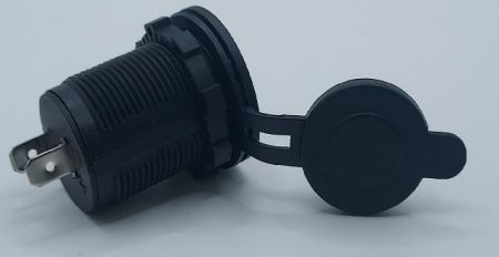 Pres socket per accendisigari auto impermeabile con copertura (vista posteriore)