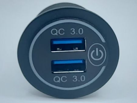 Wasserdichter Dual-Port-USB-3.0A-Ladegerät mit Abdeckung - Wasserdichter-Dual-Port-USB-3.0A-Ladegerät-mit-Abdeckung
