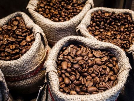 咖啡豆包裝、批發、零售 - 泰國第一食品有限公司的咖啡代工服務。