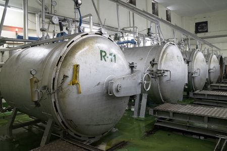 泰國第一的產品都經過殺菌釜殺菌