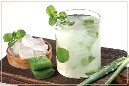 Bebida de Aloe Vera Embotellada OEM / ODM - First Canned Food produce una bebida de aloe vera con pulpa.