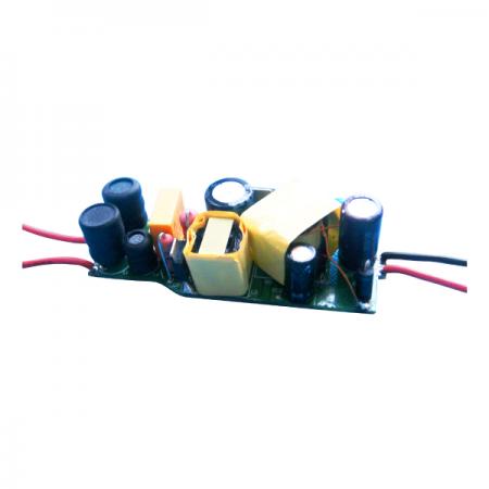 8瓦 3KVac隔離電壓 可調光 PFC AC-DC LED燈泡驅動器 - 8瓦 3KVac隔離電壓 可調光 PFC AC-DC LED燈泡驅動器