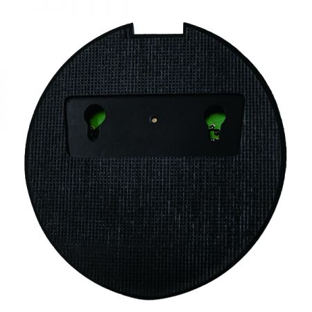 電容式麥克風背面,附有可固定於天花板或牆面的安裝孔