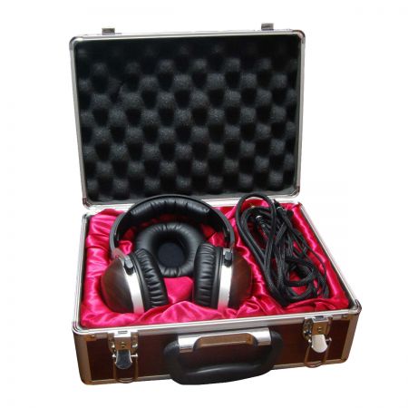 Whole package with accessories of wooden headphone.